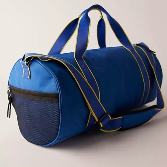 Free People FP Movement Sports Duffle Travel Gym Bag, Athletic Blue NWT - Picture 3 of 6